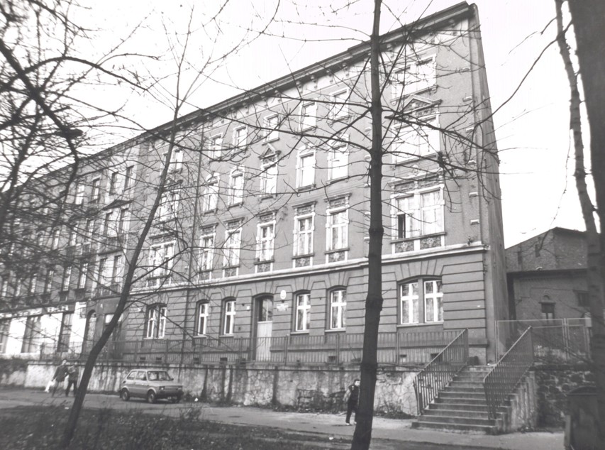 zdjęcie okładki Ul. Tuwima 8, 10 - Wirek