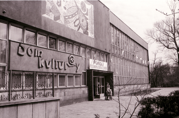 zdjęcie okładki Dom Kultury w Rudzie Śląskiej - Bielszowicach, Kokota 170