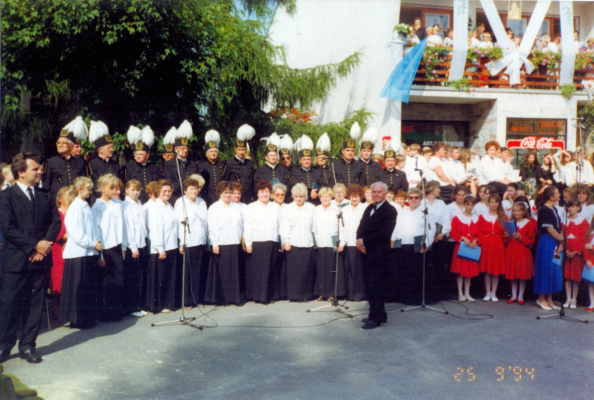 zdjęcie okładki [Koronacja Obrazu Matki Boskiej 24-25.09.1994 - występ Chóru "Słowiczek"]