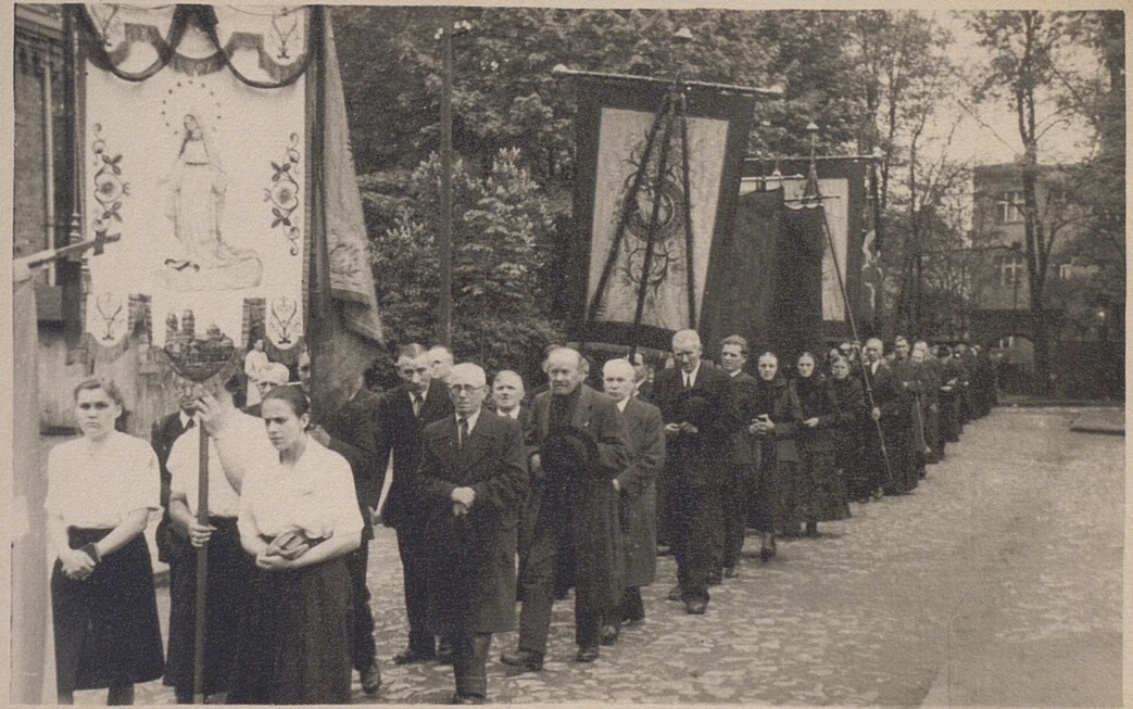 zdjęcie okładki Pogrzeb ojca Ludwika Kasperczyka 11.05.1949 rok